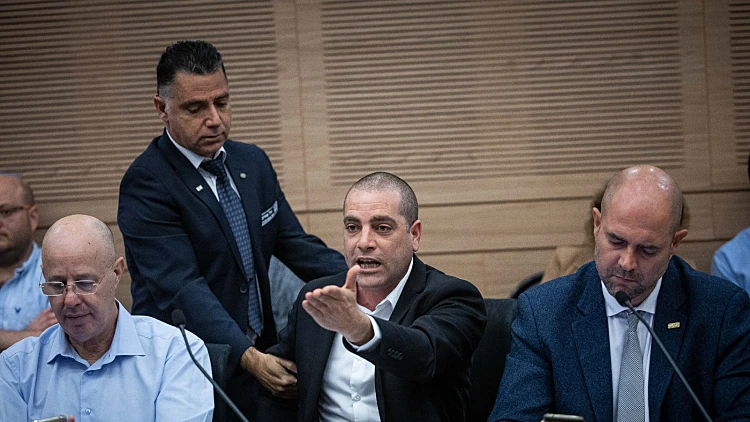 עימות סוער בין ח"כ כץ לכסיף במליאה: "אולי אחזור להרביץ לשוטרים"