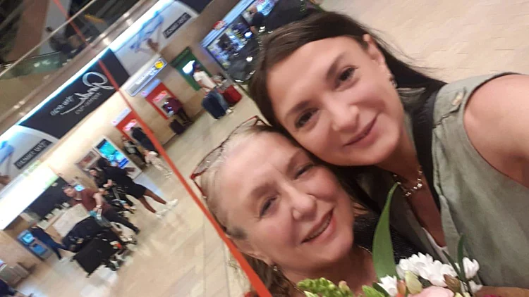 מבצע חילוץ: זיהתה את אימה על המסך במריופול הנצורה - והתאחדה עמה בישראל