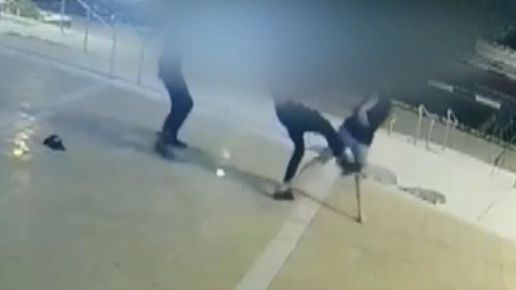 תיעוד: קבעו עם גברים באפליקציית היכרויות - ותקפו אותם באכזריות