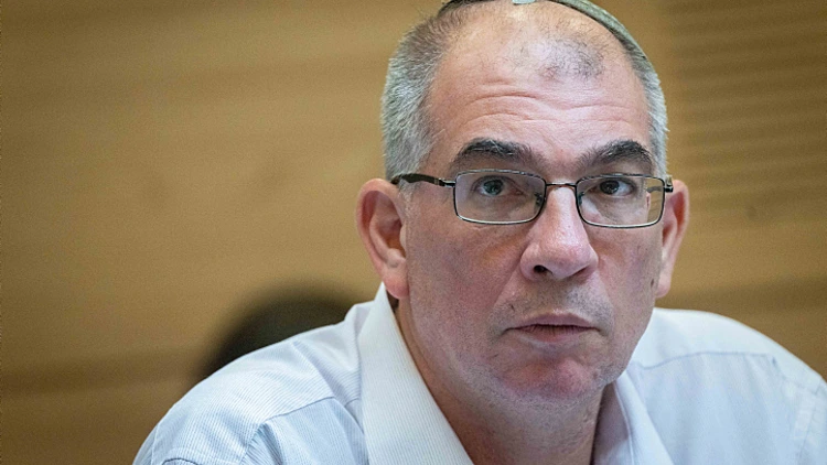 יפרוש או לא יפרוש: הפסטיבל המעיק סביב ניר אורבך • דעה