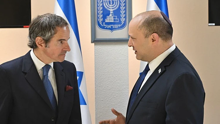 רה"מ נפתלי בנט ומנכ"ל סבא"א רפאל גרוסי