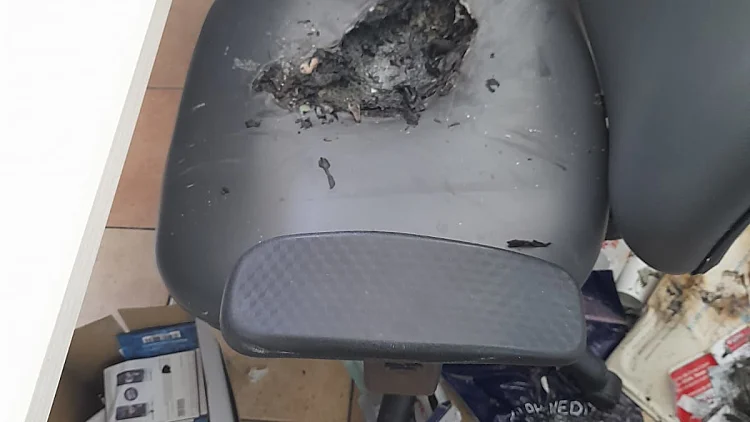 תושב נתניה התחזה לרופא והצית משרד בקופת חולים בעיר