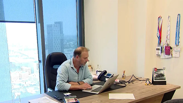 הטיקטוק שעלה ביוקר: ההורים שגילו שילדיהם בזבזו אלפי שקלים על הכוכבים האהובים