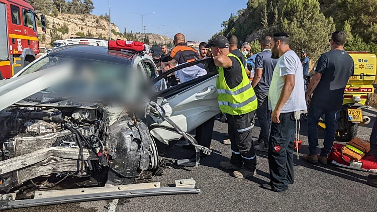 זירת התאונה בכביש 6 סמוך למחלף נחשונים