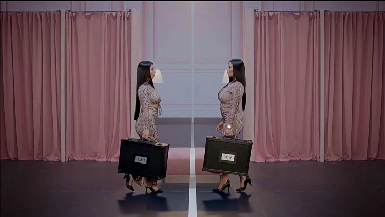 בחנו את עצמכם: האם אתם יכולים להבדיל בין האחיות אילנה ודיאנה?