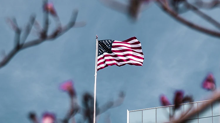 מעכשיו לעכשיו – כך תוכלו להקדים את התור לשגרירות ארצות הברית | רשת 13