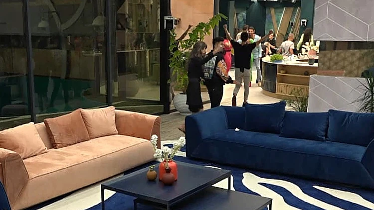 "ברוך שפטרנו": קאזם מגיב להדחה של רחל