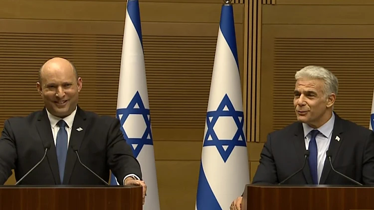 בנט הבין שזה נגמר - ולפיד יגיע לקלפי מלשכת רה"מ