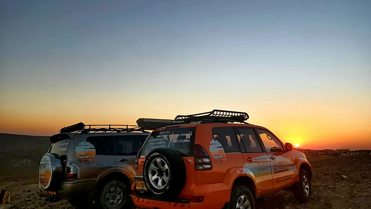 המסלול מוכן, התחל בנסיעה: מסלולי ג'יפים עצמאיים ברחבי העולם