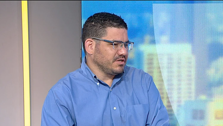 אביה של הטרנסג'נדרית בת ה-8: "עד היום היא חיה חיים כפולים - כשהלכה לבית הספר הייתה שמה תחפושת של בן"