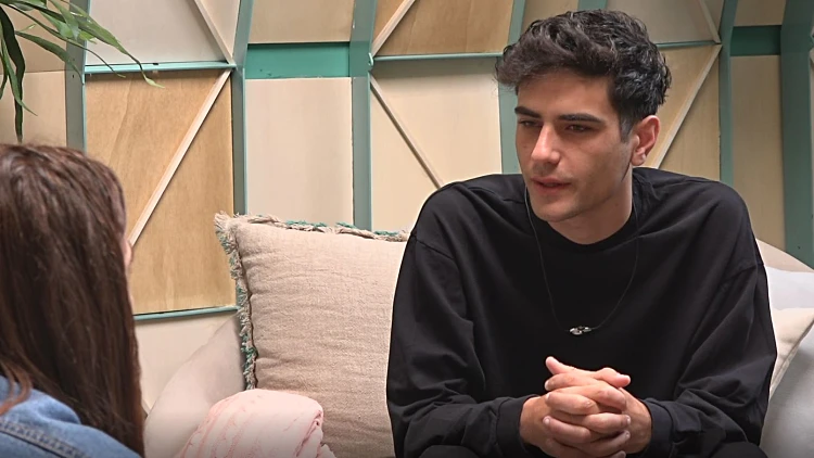 אופק בווידוי קורע לב: "אמא של אחת התלמידות שמה עליי משחת שיניים כשאני ישן"