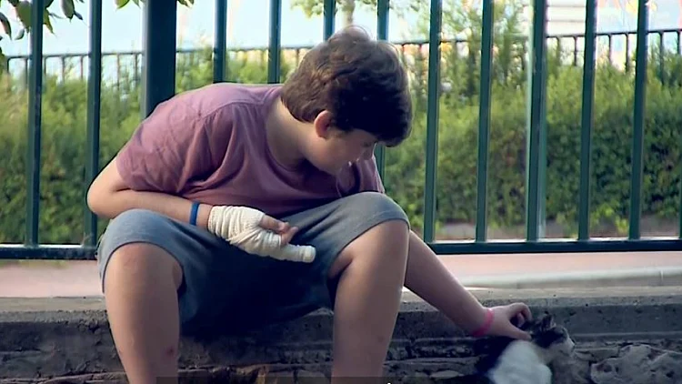 "בית הספר ידע על האלימות": מורה חשודה ששברה אצבע לילד אוטיסט