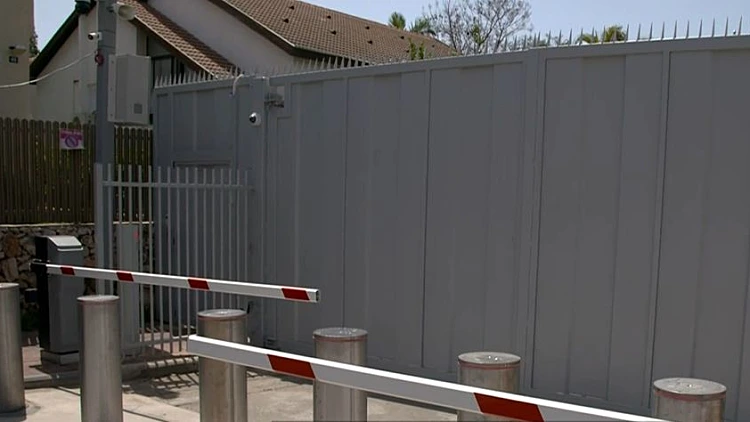 פארסת המבצר ברעננה: הניסיונות להכשיר בדיעבד את הבנייה