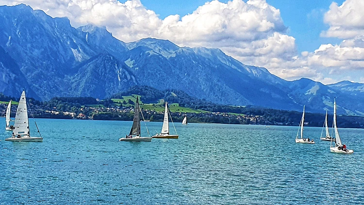הפלגה בספינת קיטור באגם טון-צלמה גילי מצא (3)