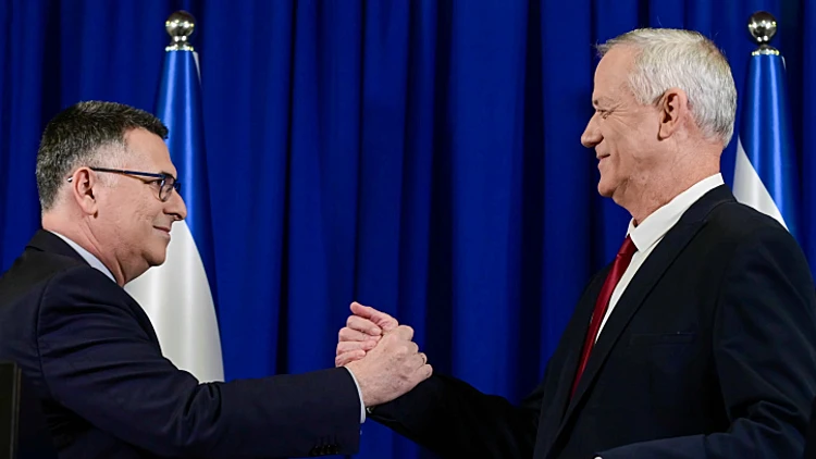 צוות מו"מ משותף, 3 מקומות לאיזנקוט: ההסכם בין גנץ לסער