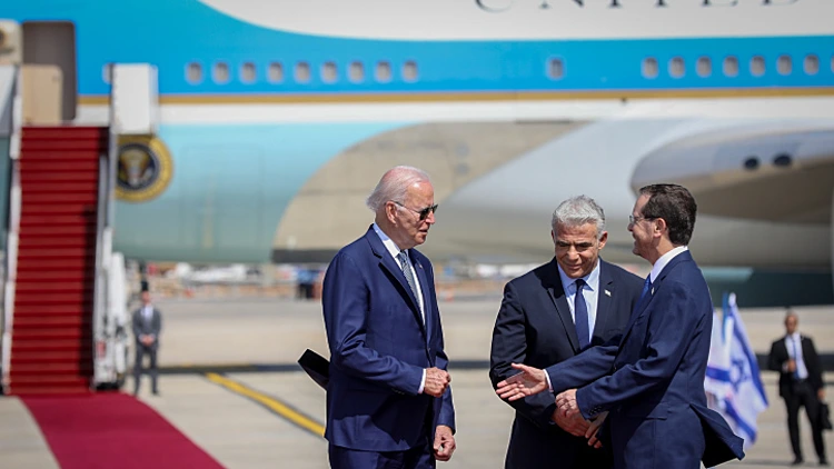 "עשינו דברים טובים יחד, אתה חבר של ישראל": הסמול-טוק בנתב"ג