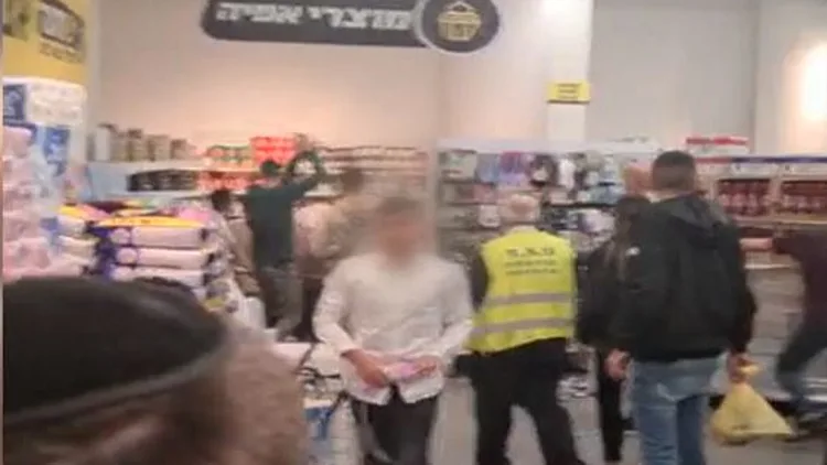 "חטפתי בלוק לכיוון הרגל": תיעוד - לילה נוסף של אלימות בירושלים