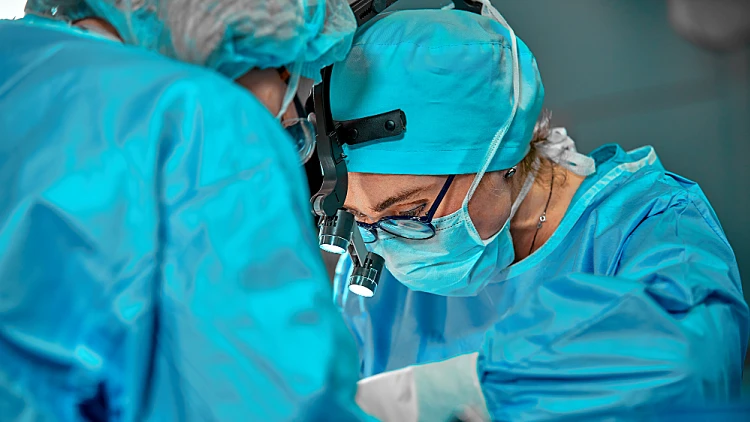 טיפים חשובים של מומחה לכירורגיה פלסטית למעוניינים בניתוח פלסטי או קוסמטי | רשת 13