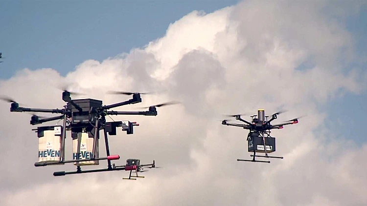 רחפנים מטיסים גלידה