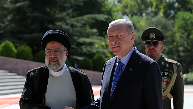 המטרה – ברית מול ארה"ב: פוטין וארדואן בפסגה באיראן