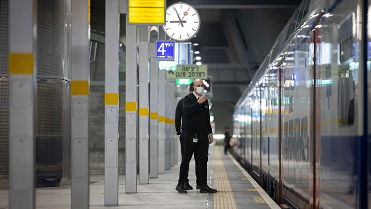 מפגינים בירושלים סורבו לעלות על הרכבת בגלל לבוש "לא מתאים"