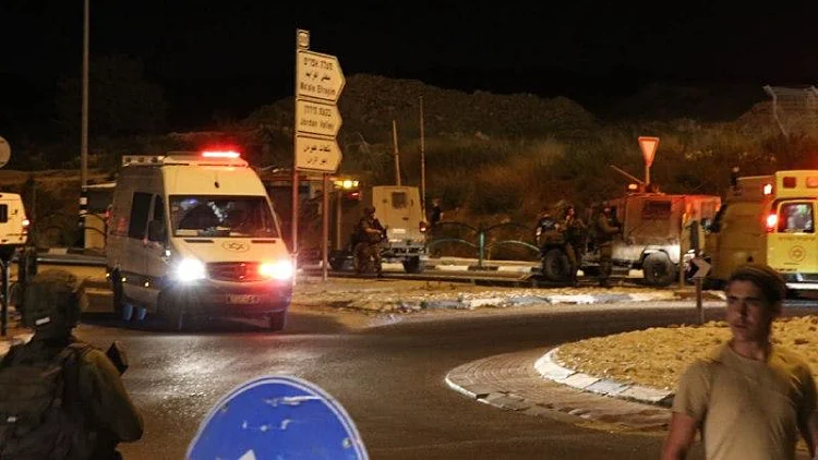 שני לוחמים נפצעו מדריסה בצומת תפוח, הנהג הסגיר עצמו