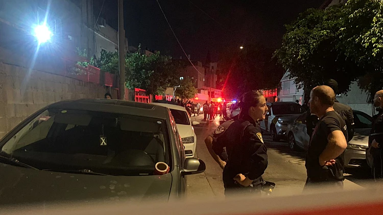 רצח בלוד: אישה נורתה למוות, מצוד אחר היורה