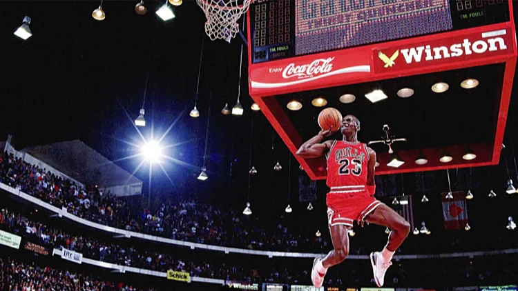 הקאמבק של ג'ורדן: אלפי שקלים לנעליים שכובשות את עולם האופנה