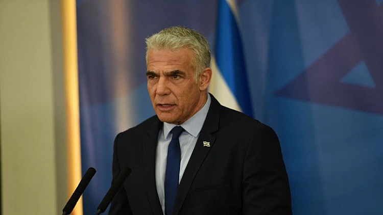 לאחר סערת אבו מאזן בברלין: לפיד מתכנן ביקור מדיני בגרמניה