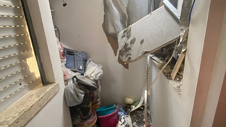 חופית שביתה נפגע מהרקטה: "יצאתי מהממ"ד וחשכו עיניי"
