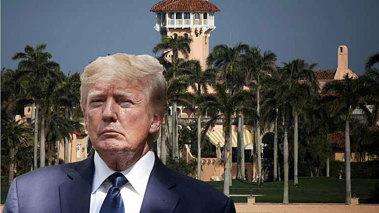 סוכני FBI פשטו על אחוזתו של טראמפ בפלורידה: "פרצו לי לכספת"