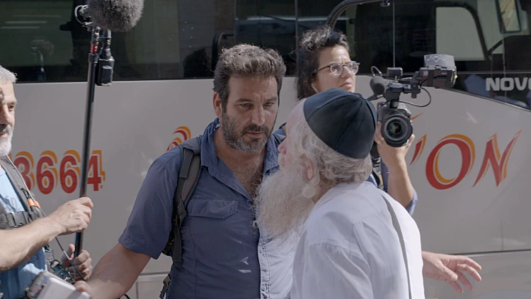 הביקור של צופית בבני ברק שהגיע לפיצוץ: "קישטה, צאו מהעיר"