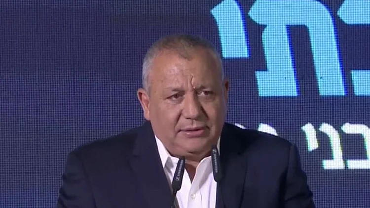 איזנקוט: "המדינה במשבר פוליטי, גמלה בליבי ההחלטה לא לשבת בצד"