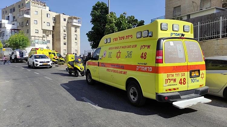 פעוט כבן שנה במצב קשה מאוד לאחר שטבע בבריכה ביתית