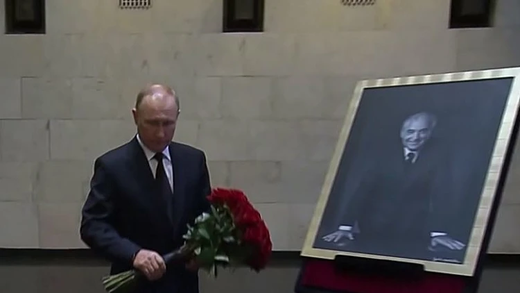 המנהיג האחרון של בריה"מ: מיכאל גורבצ'וב הובא למנוחות