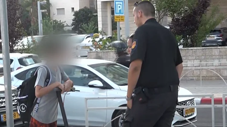 "ההורים מפחדים? יש מה לעשות": מבצע אכיפה נגד רוכבי כלים ממונעים