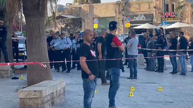 סוכל פיגוע: שוהה בלתי חוקי נעצר עם נשק ושני מטענים ביפו