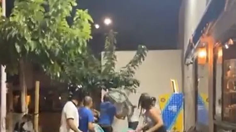 "פה זה לא פלסטין - זה ישראל": קטטה בנמל ת"א • תיעוד