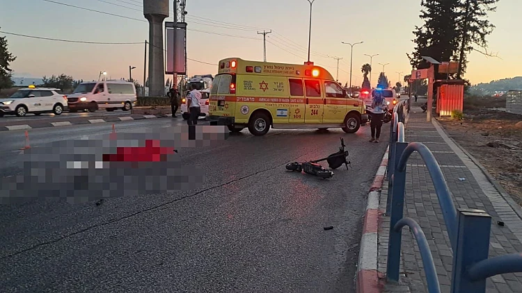 רוכב קורקינט חשמלי כבן 24 נהרג מפגיעת רכב בעפולה