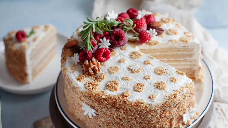 עוגת דבש רוסית ופטיסרי צרפתי: בית הקפה המפתיע בצפון