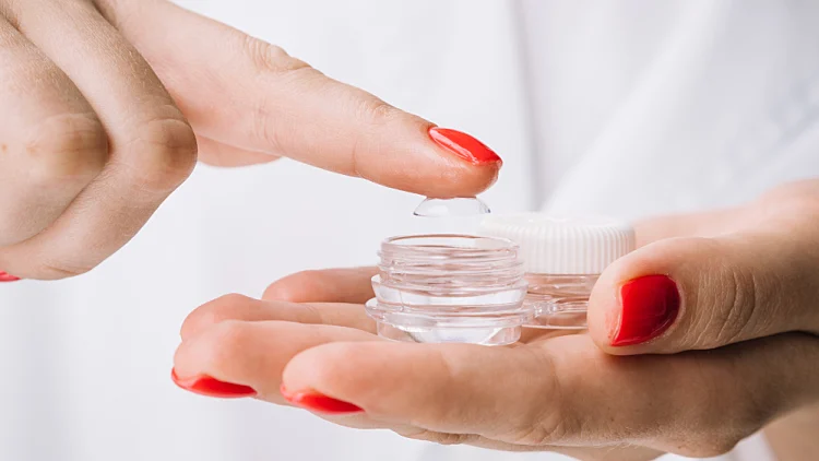 עדשות מגע יומיות