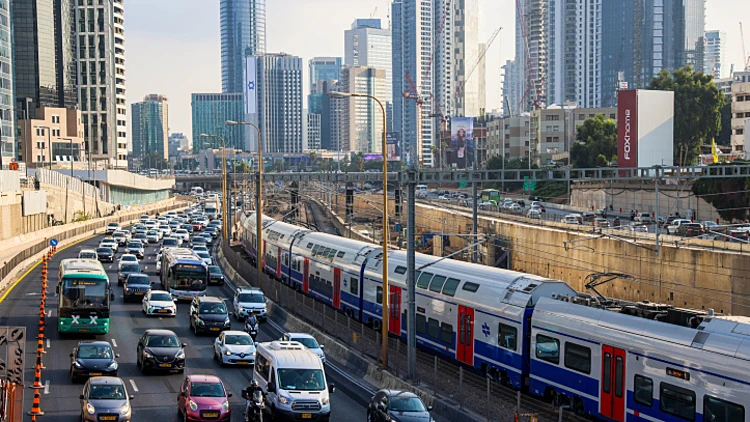 מצפון ועד דרום: עומסי תנועה לקראת ערב החג • תחזית הפקקים