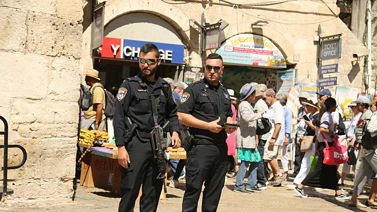 הסלמה בשלוש חזיתות: איומים מלבנון, מוקשים בסוריה וטרור ביו"ש