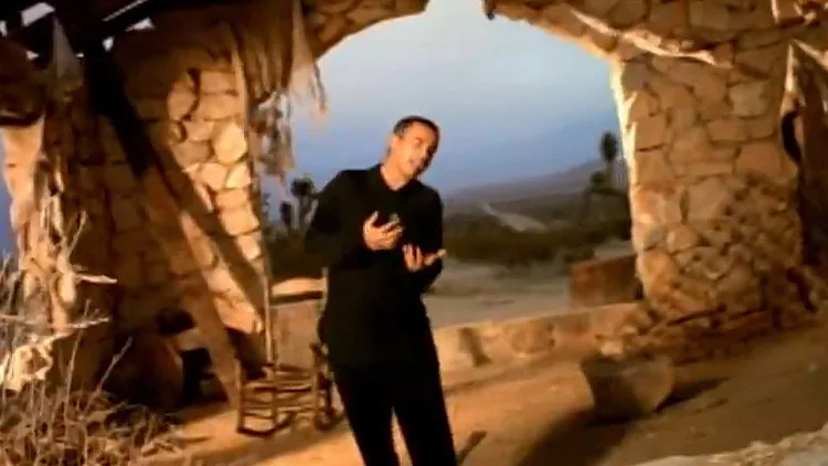 מאיטליה באהבה: הזמר ארוס רמאזוטי מגיע להופעה בישראל