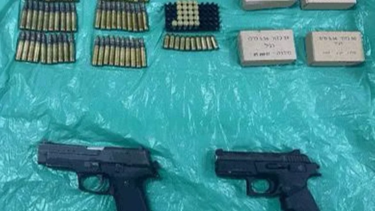 אמצעי הלחימה שנתפסו במסגרת חקירת פיגוע הירי סמוך לעינאבוס