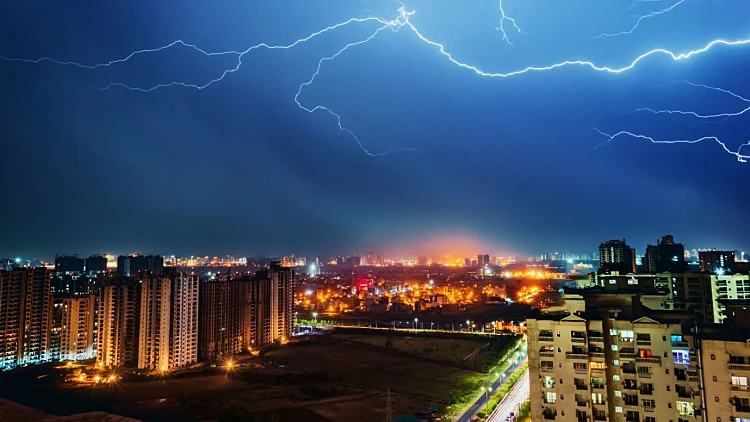 סופת ברקים מעל ניו דלהי