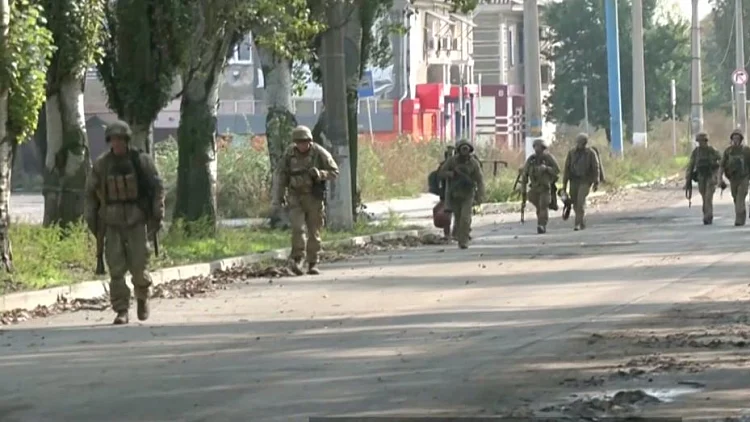 לימאן הוחזרה לשליטה אוקראינית - פוטין לא ממהר להגיב