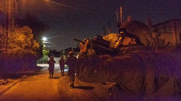 עימותים בשטחים: שני פלסטינים נהרגו לאחר שניסו לדרוס לוחמים