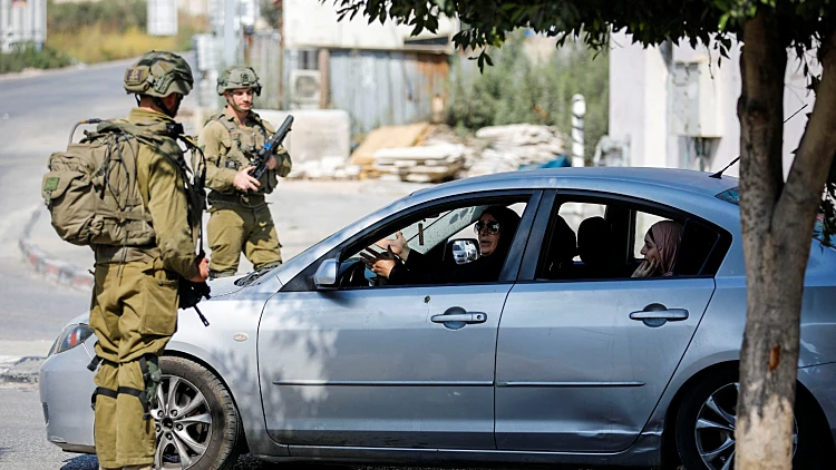 חיילים במחסום ליד שכם