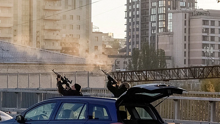 הרוגים וניתוק מחשמל באוקראינה: "זקוקים להגנה אווירית"